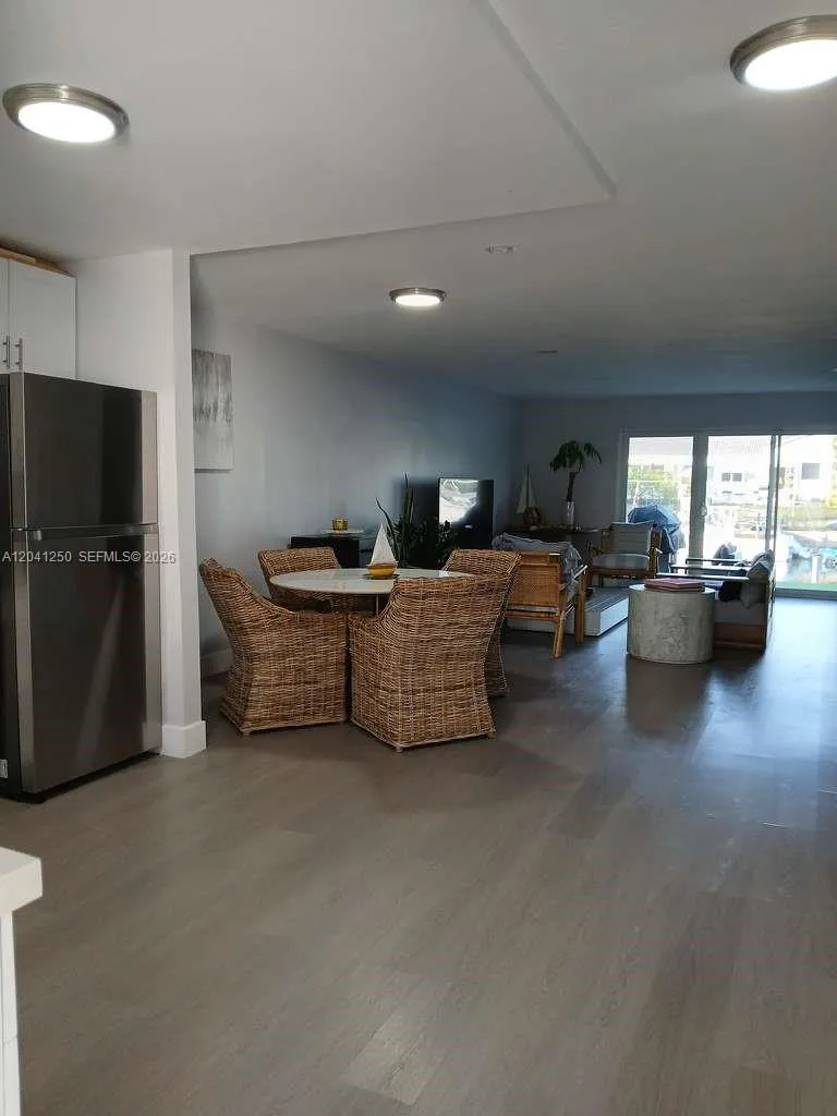 1937 NE 123rd St North Miami, FL 33181