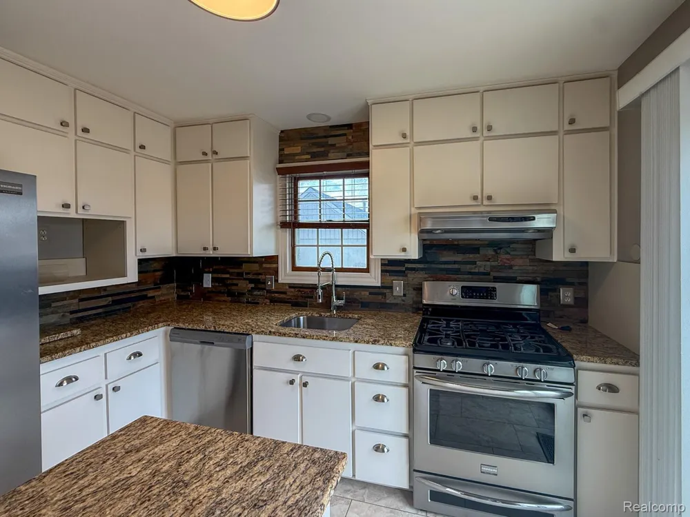 36721 Park Place Drive Sterling Heights City, MI 48310