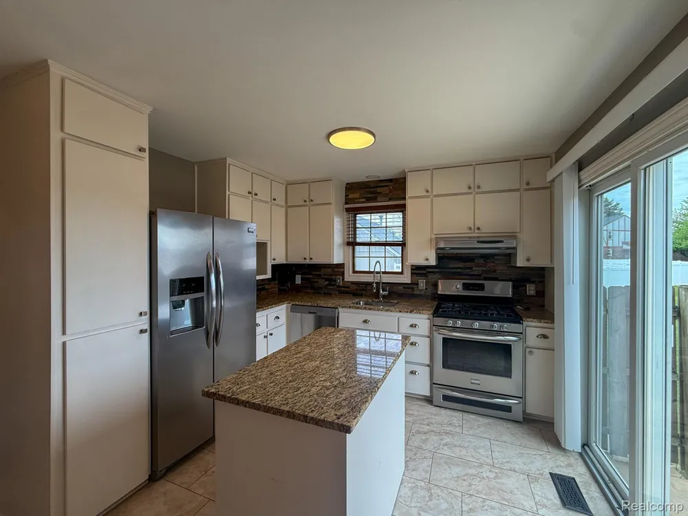36721 Park Place Drive Sterling Heights City, MI 48310