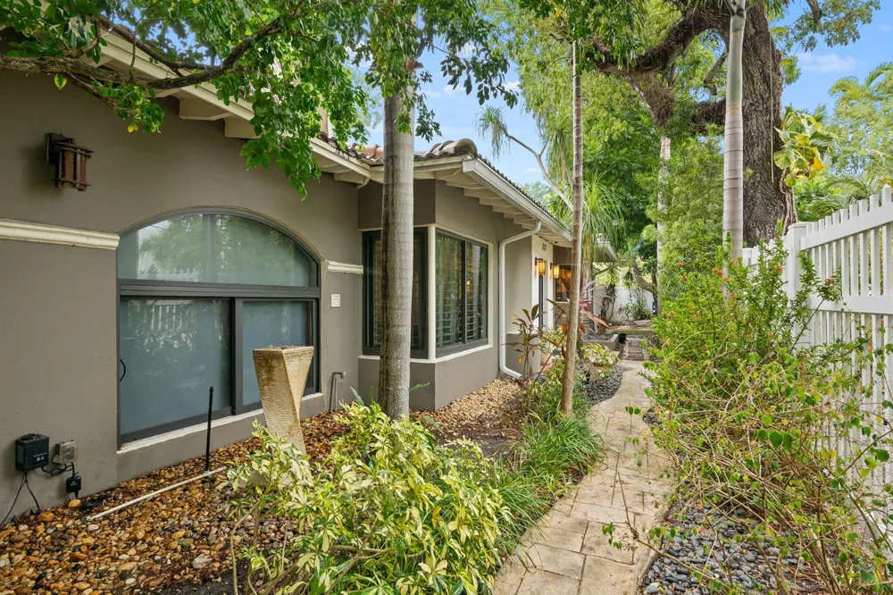 222 SE 16th Avenue Fort Lauderdale, FL 33301