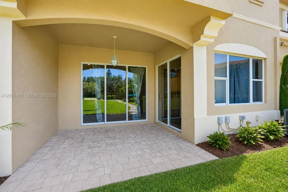 212 Catania Way Royal Palm Beach, FL 33411