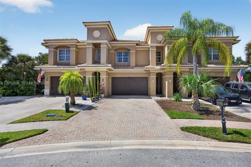 212 Catania Way Royal Palm Beach, FL 33411