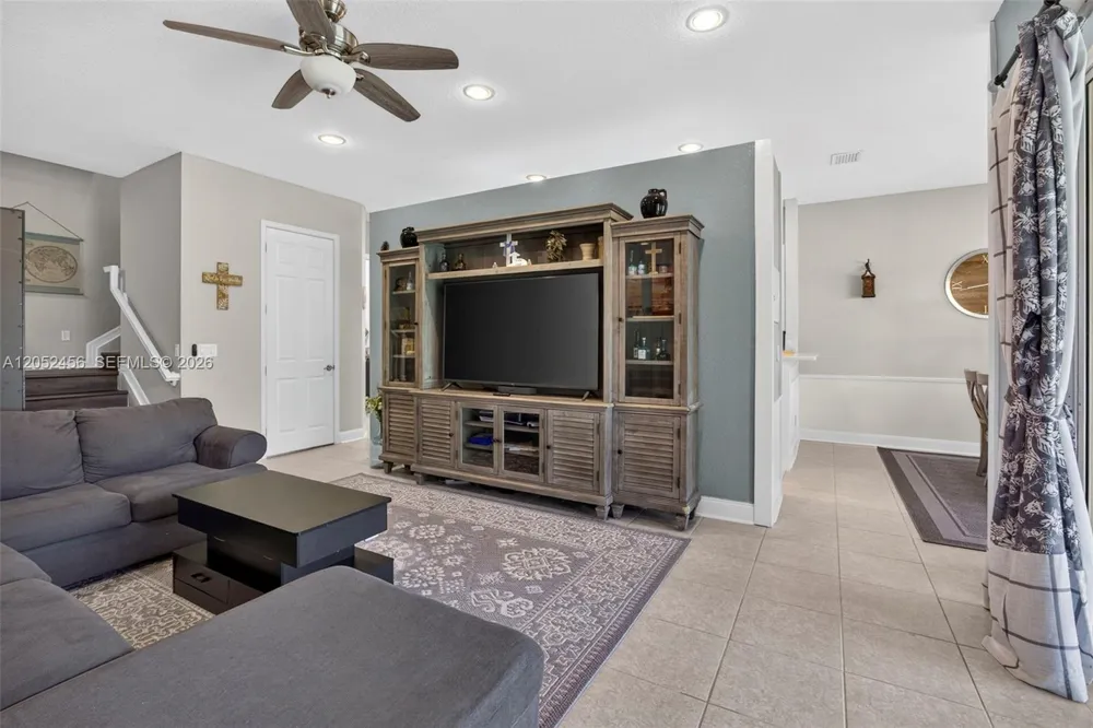 212 Catania Way Royal Palm Beach, FL 33411