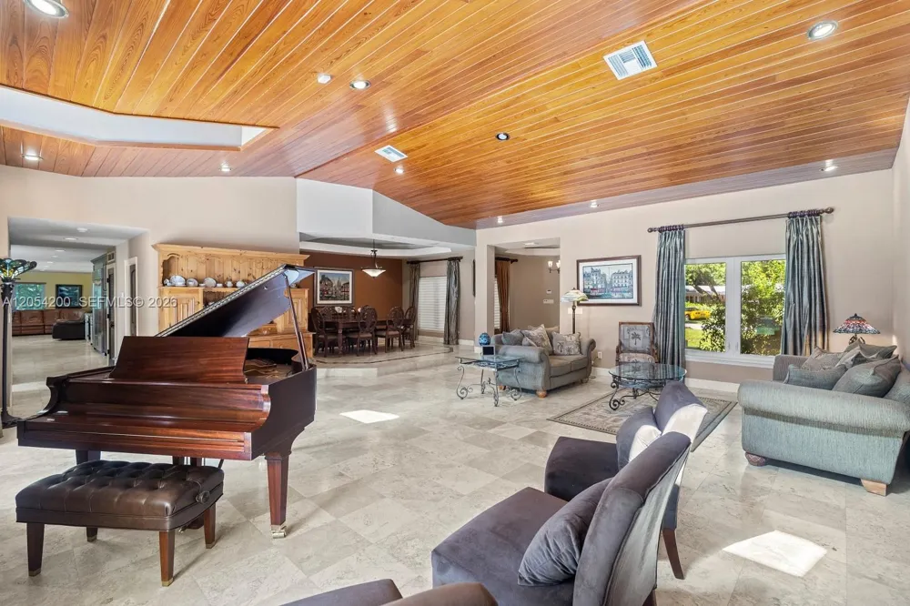6500 SW 127th Street Pinecrest, FL 33156