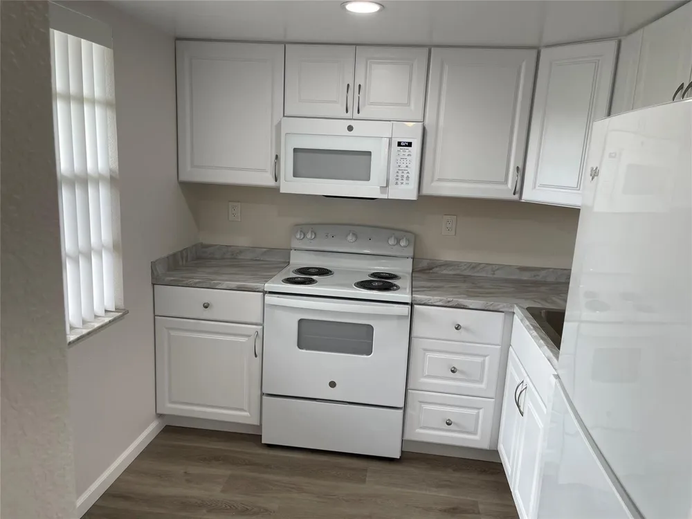 3099 NW 48TH AVENUE #157 Lauderdale Lakes, FL 33313