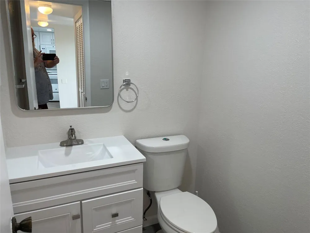 3099 NW 48TH AVENUE #157 Lauderdale Lakes, FL 33313