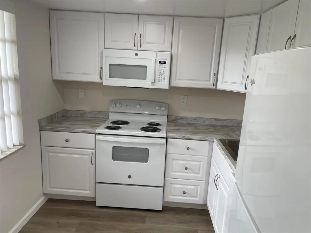 3099 NW 48TH AVENUE #157 Lauderdale Lakes, FL 33313