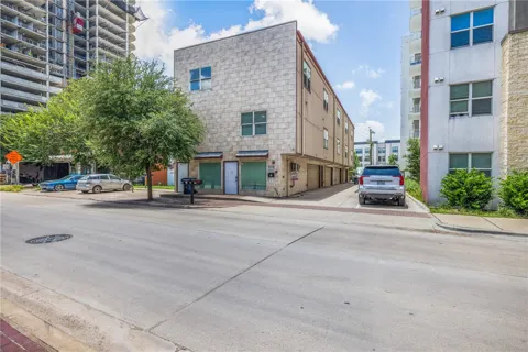 307 Boyett Street