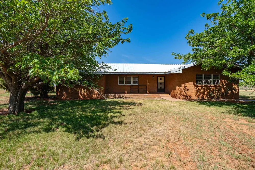 1105 County Road 345 Rotan, TX 79546