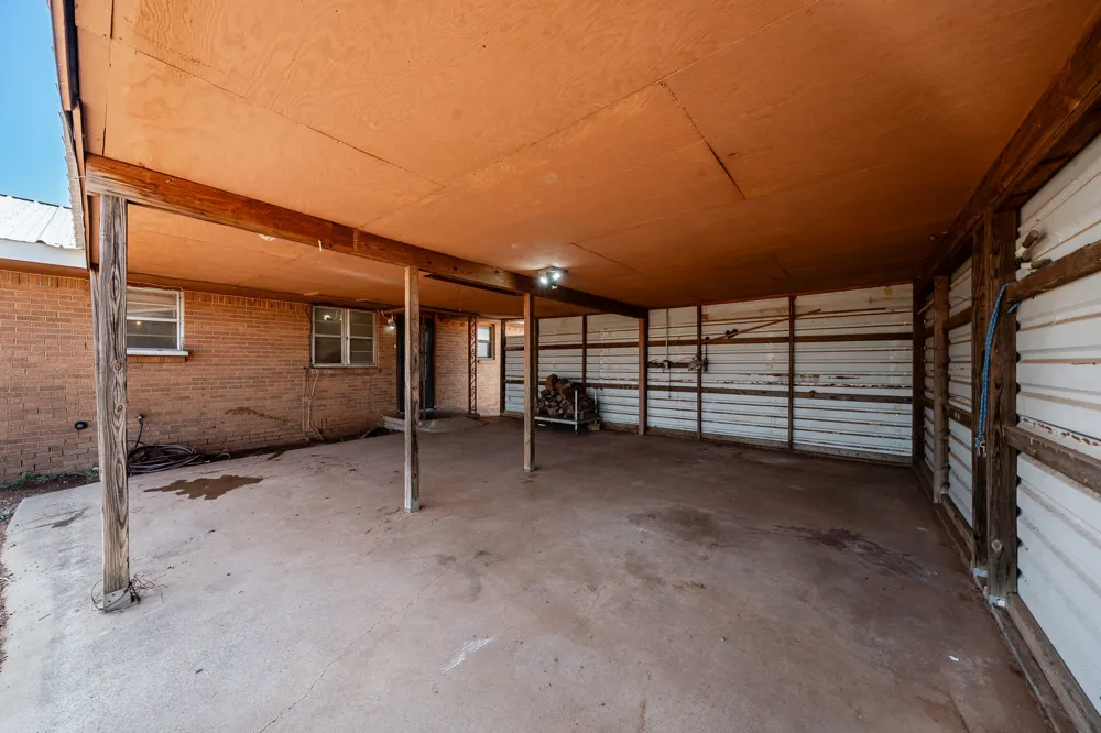 1105 County Road 345 Rotan, TX 79546
