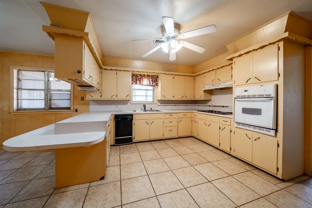 1105 County Road 345 Rotan, TX 79546