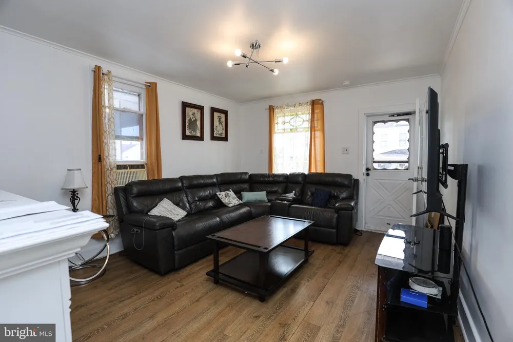 744 CHESTNUT STREET Kulpmont, PA 17834