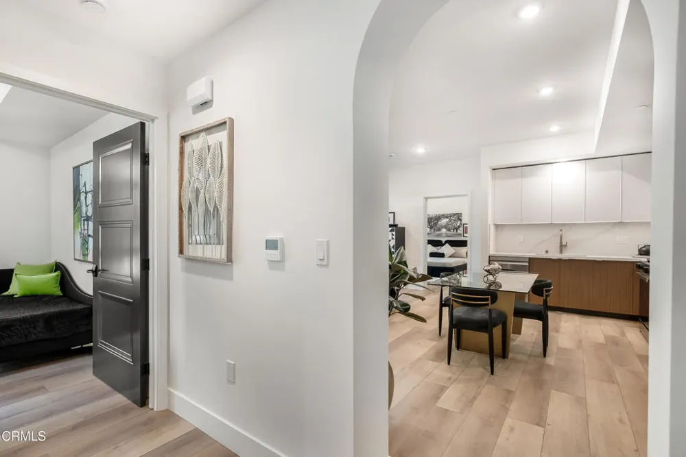 139 S Oak Knoll Avenue #402 Pasadena, CA 91101