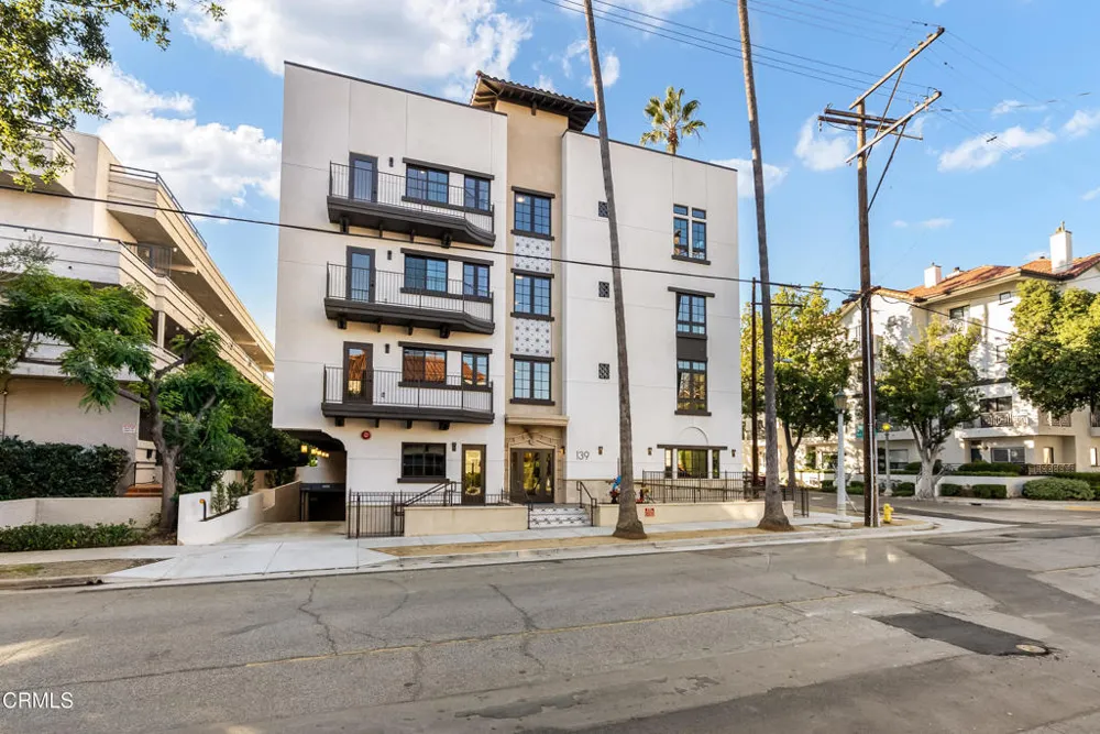 139 S Oak Knoll Avenue #402 Pasadena, CA 91101