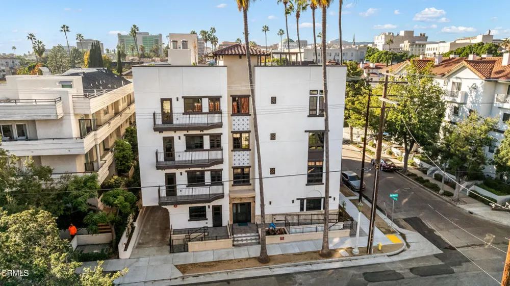 139 S Oak Knoll Avenue #402 Pasadena, CA 91101