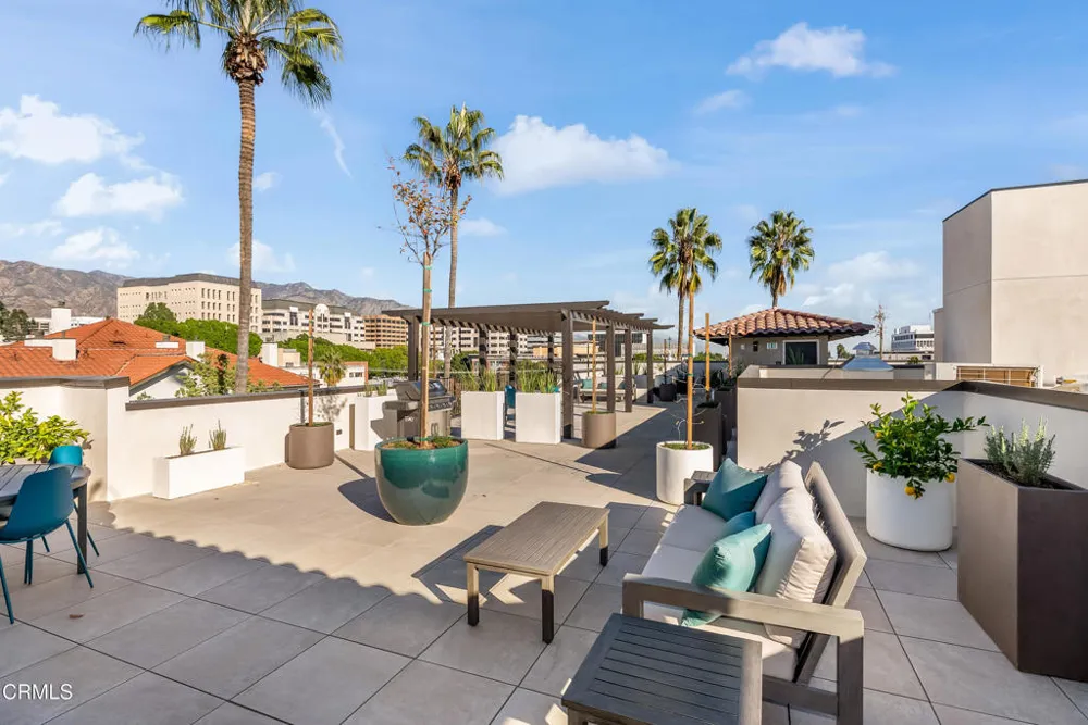 139 S Oak Knoll Avenue #402 Pasadena, CA 91101