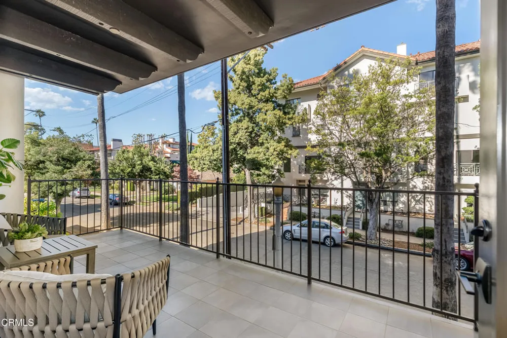139 S Oak Knoll Avenue #402 Pasadena, CA 91101