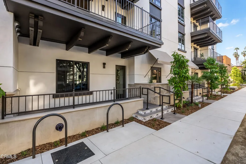139 S Oak Knoll Avenue #402 Pasadena, CA 91101