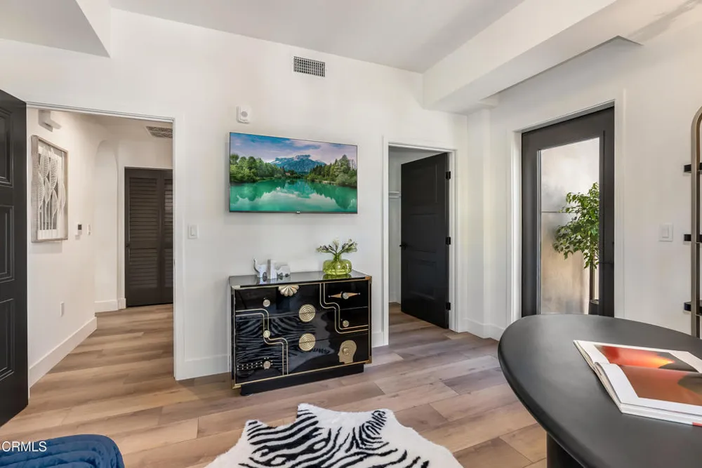 139 S Oak Knoll Avenue #402 Pasadena, CA 91101