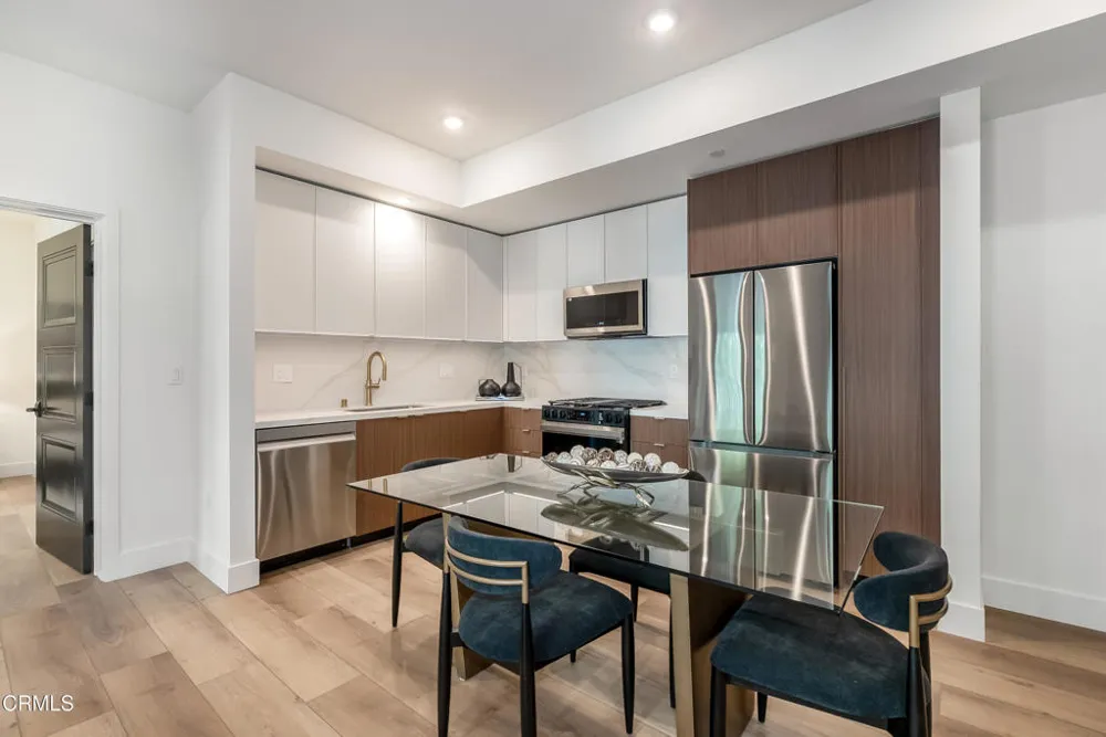139 S Oak Knoll Avenue #402 Pasadena, CA 91101