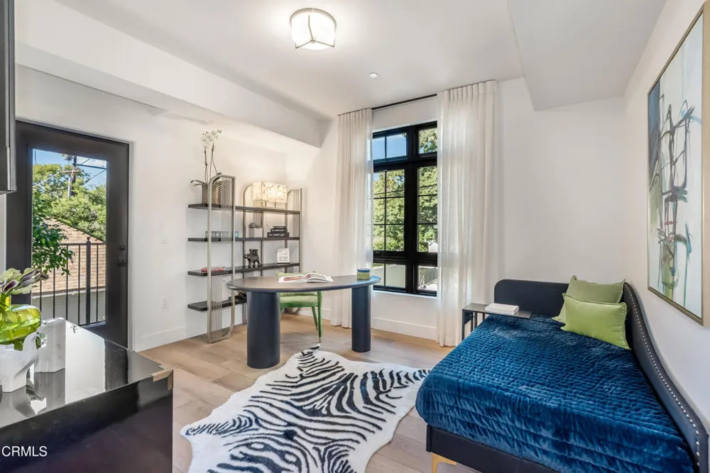 139 S Oak Knoll Avenue #402 Pasadena, CA 91101
