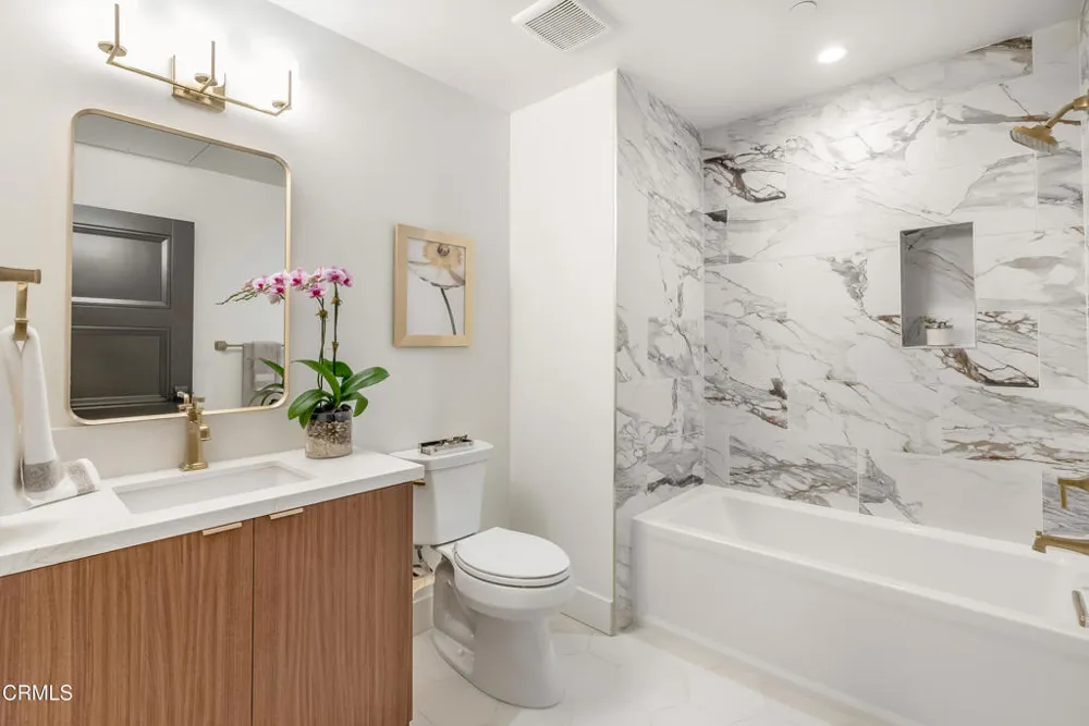 139 S Oak Knoll Avenue #402 Pasadena, CA 91101