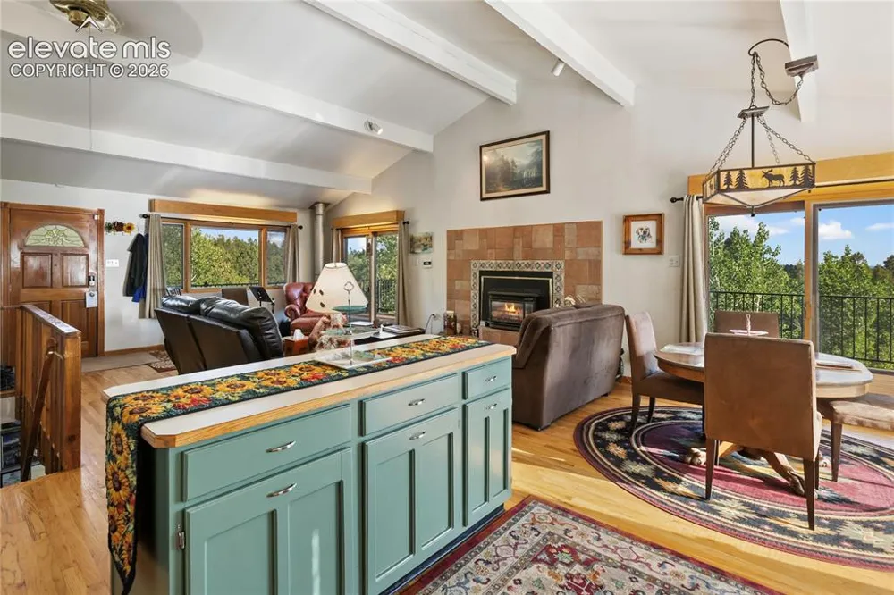 5853 W Highway 24 Divide, CO 80814