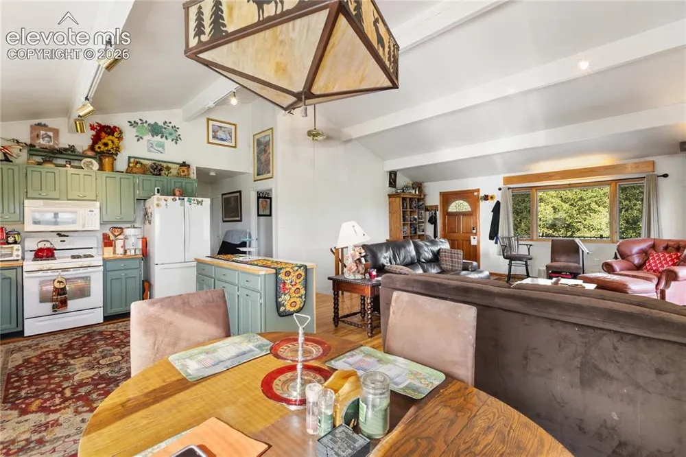 5853 W Highway 24 Divide, CO 80814