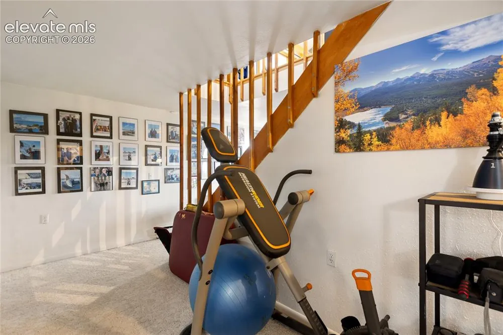 5853 W Highway 24 Divide, CO 80814