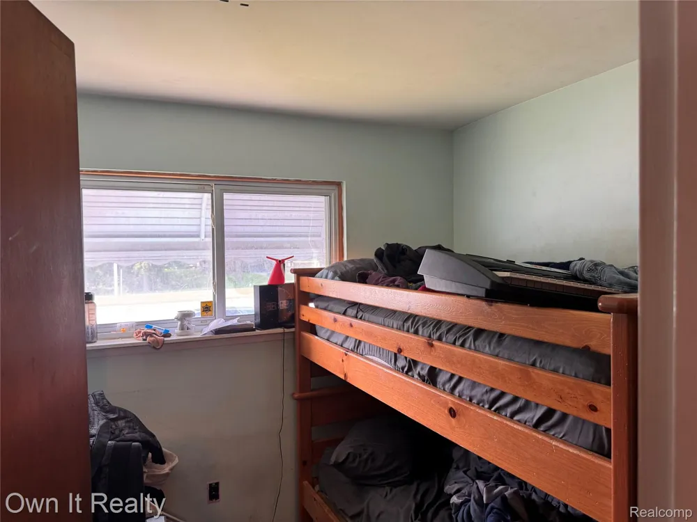 30072 Cherry Hill Road Garden City City, MI 48135