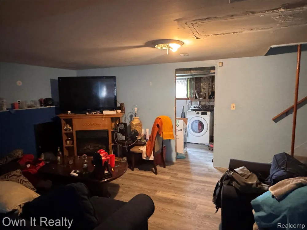 30072 Cherry Hill Road Garden City City, MI 48135