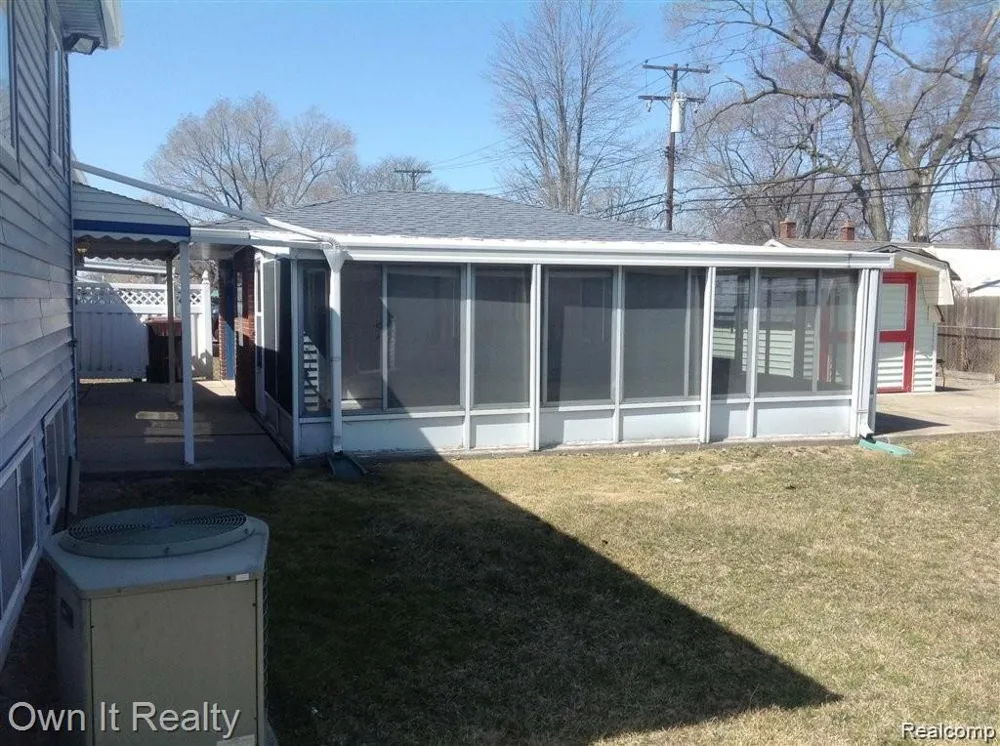 30072 Cherry Hill Road Garden City City, MI 48135