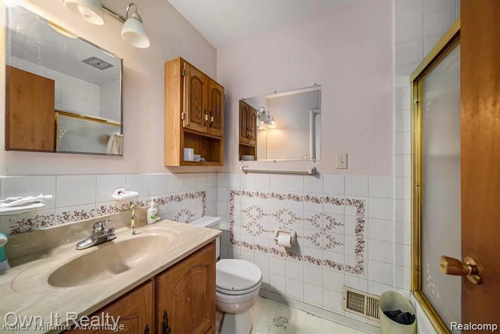 30072 Cherry Hill Road Garden City City, MI 48135