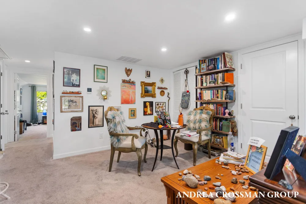 118 Hoffman Street Saugatuck City, MI 49453