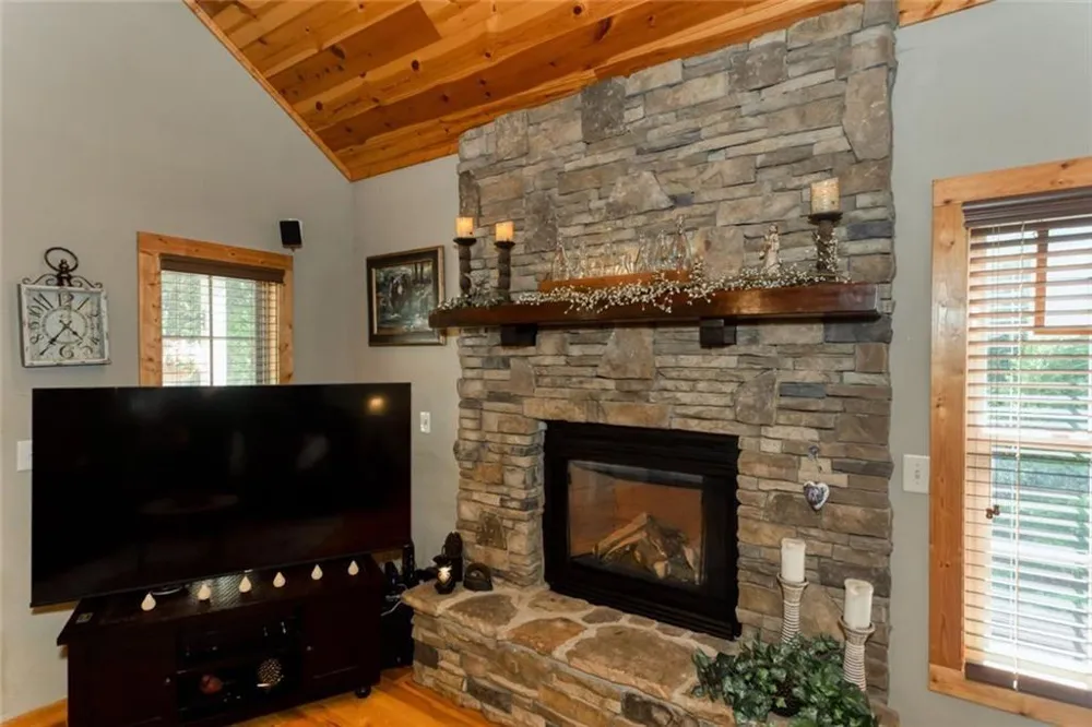 925 Zeppelin Strasse Helen, GA 30545