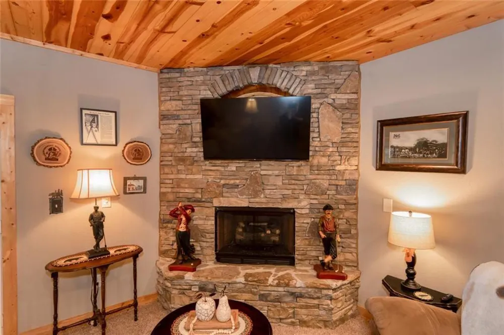 925 Zeppelin Strasse Helen, GA 30545