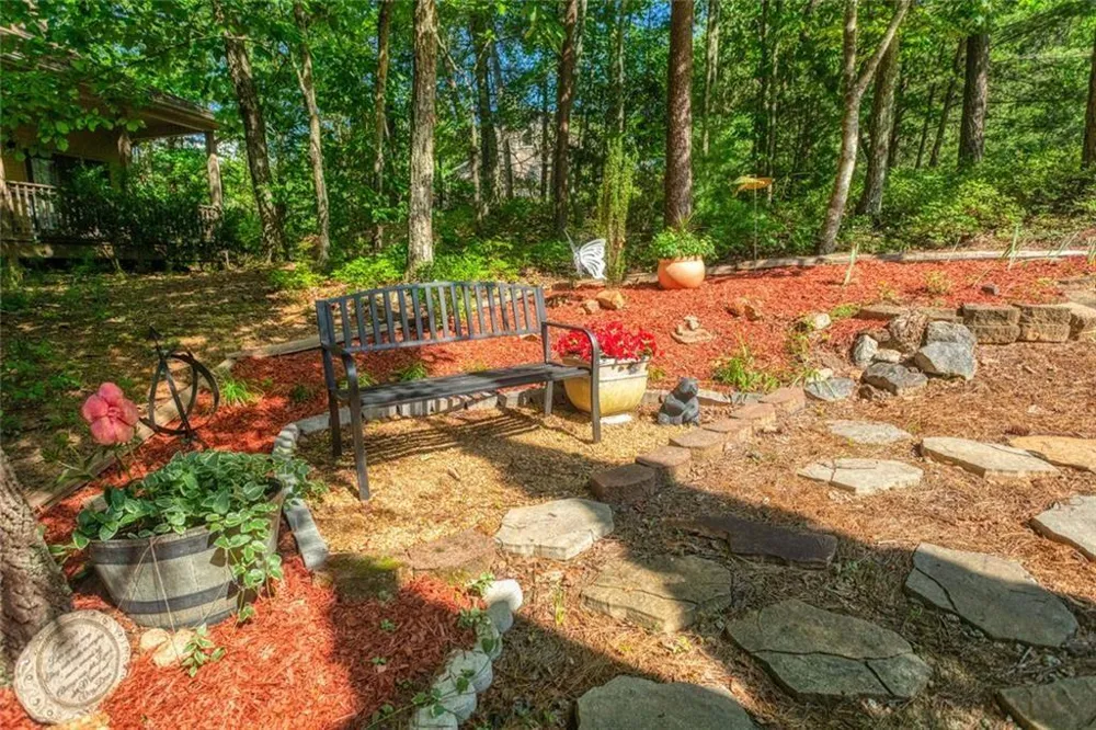 925 Zeppelin Strasse Helen, GA 30545