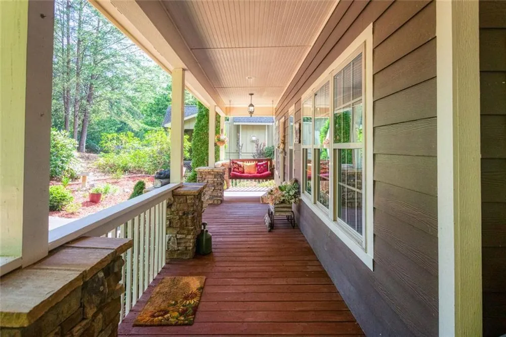 925 Zeppelin Strasse Helen, GA 30545