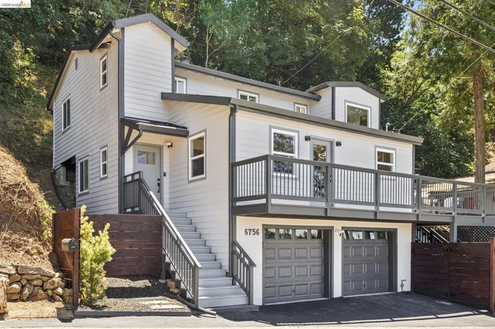 6756 Snake Road Oakland, CA 94611