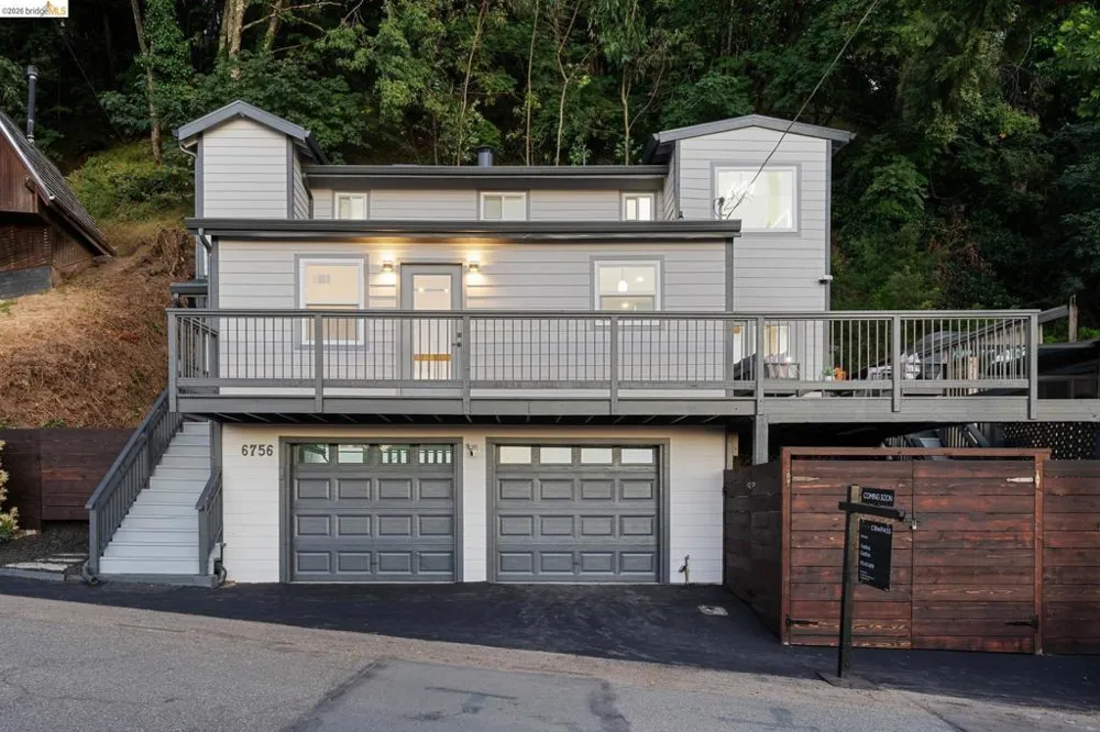 6756 Snake Road Oakland, CA 94611