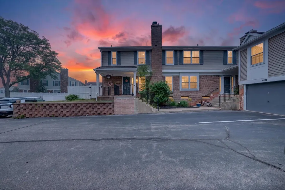 21344 E Glen Haven Circle Northville, MI 48167