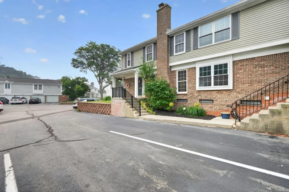 21344 E Glen Haven Circle Northville, MI 48167