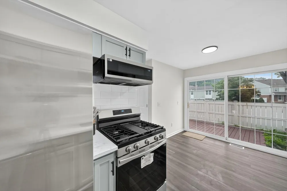 21344 E Glen Haven Circle Northville, MI 48167