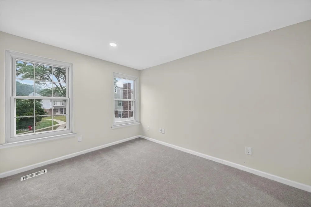 21344 E Glen Haven Circle Northville, MI 48167