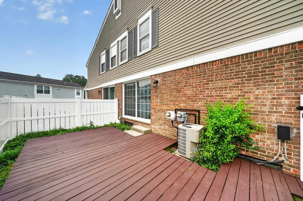 21344 E Glen Haven Circle Northville, MI 48167