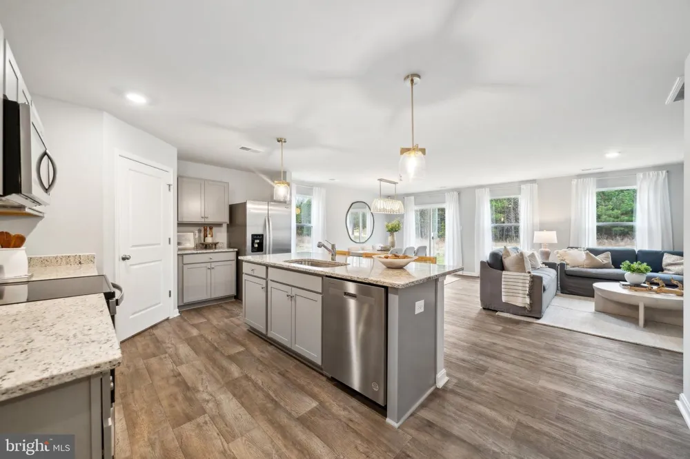 16 RIVER OAK DRIVE Staunton, VA 24401