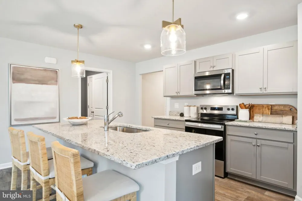 16 RIVER OAK DRIVE Staunton, VA 24401