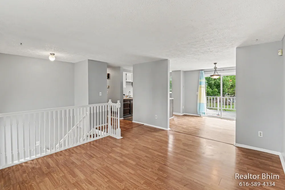 6007 Rockingham Drive Lansing, MI 48911