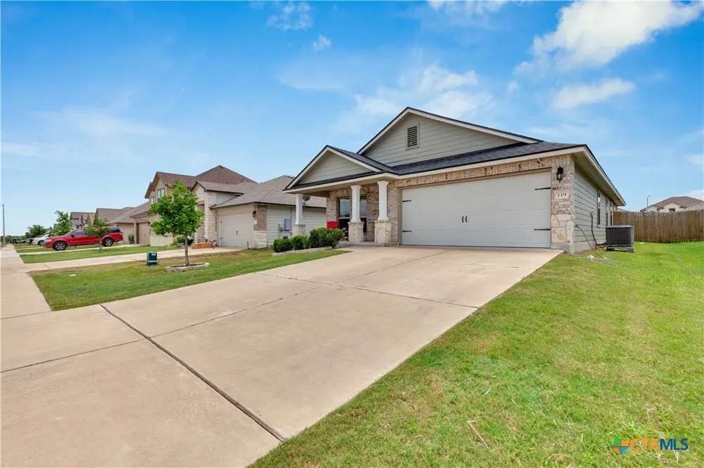 119 Beth Ann Loop Taylor, TX 76574