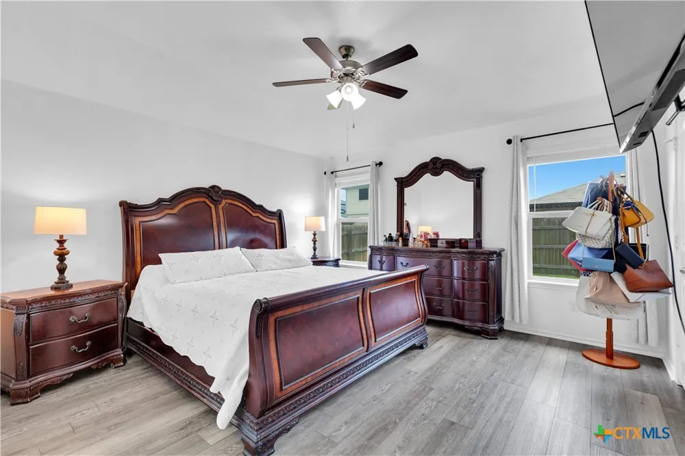 119 Beth Ann Loop Taylor, TX 76574